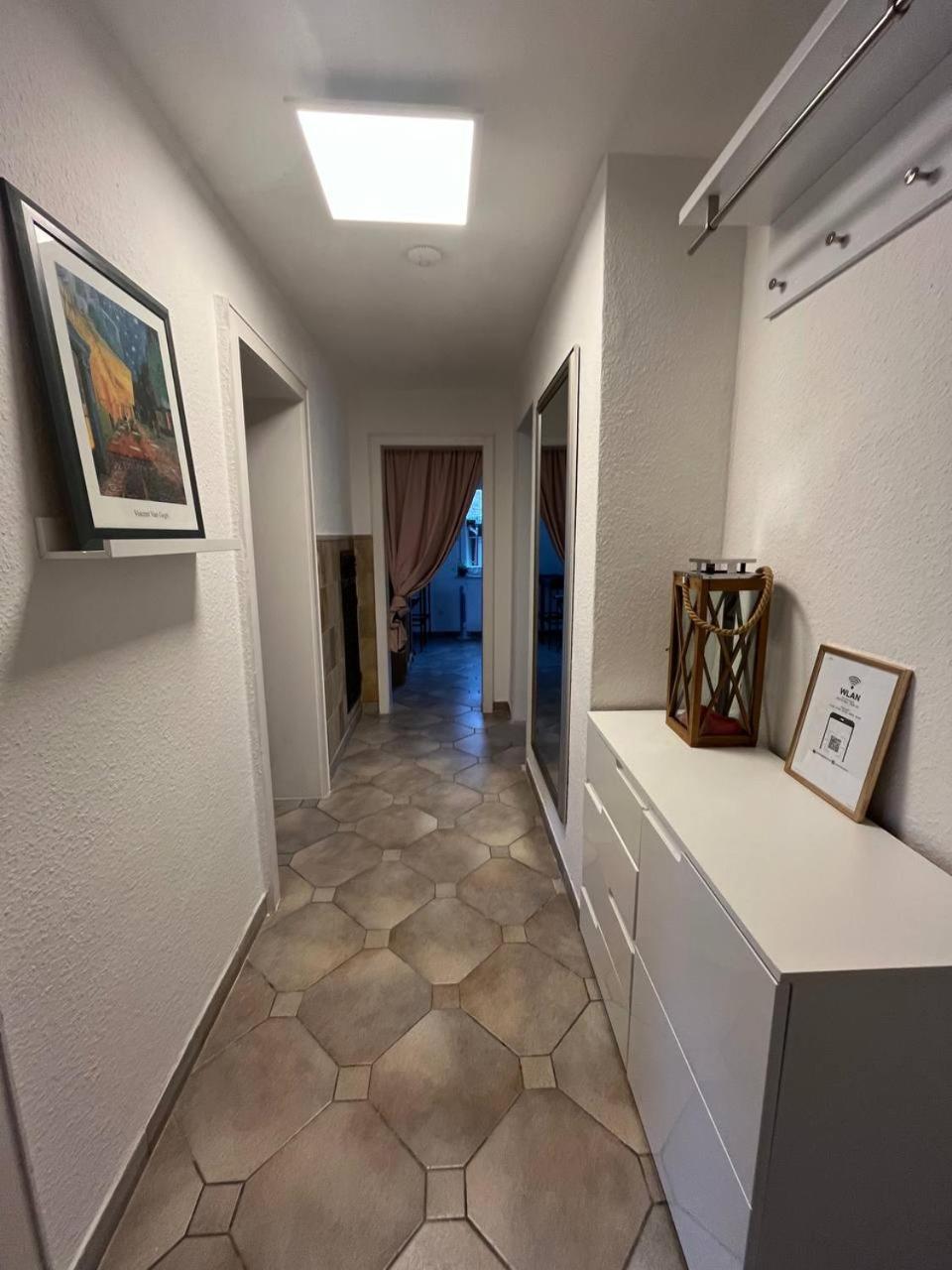 Gemütliche 3 Zimmer Wohnung mit großzügiger Terrasse im Grünen Reutlingen Exterior foto